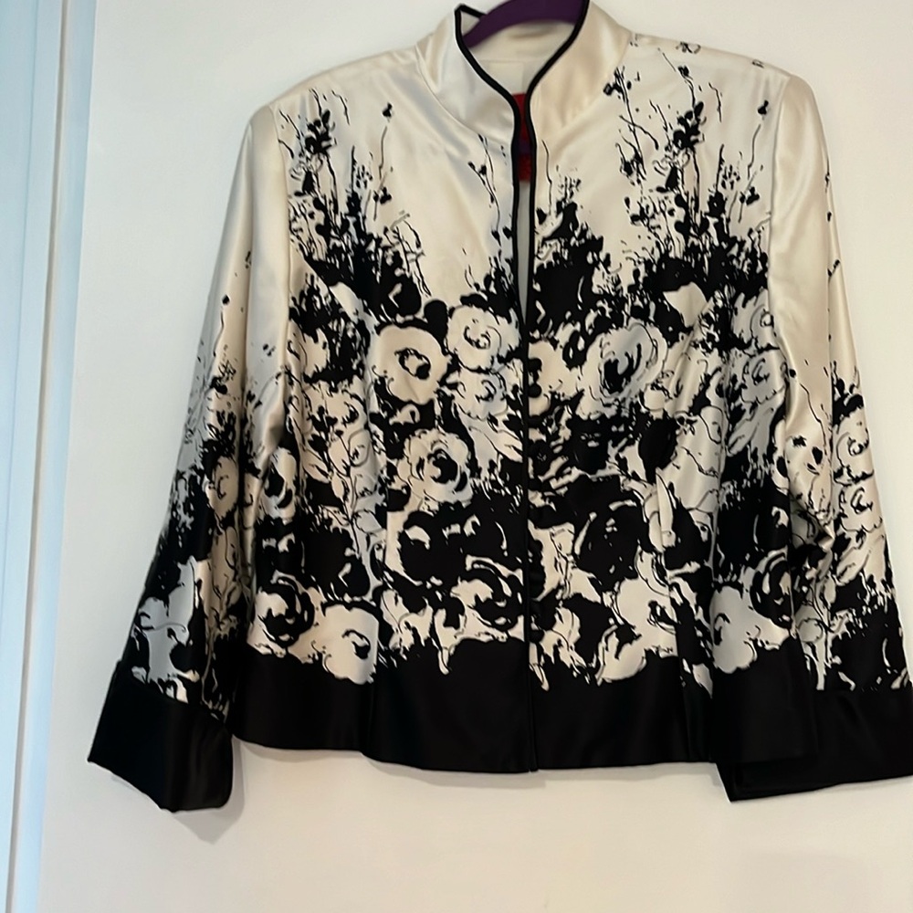 100% Silk jacket/top in excellent condition